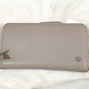 BODHI LEATHER ZIP-AROUND LONG CONTINENTAL WALLET NWT